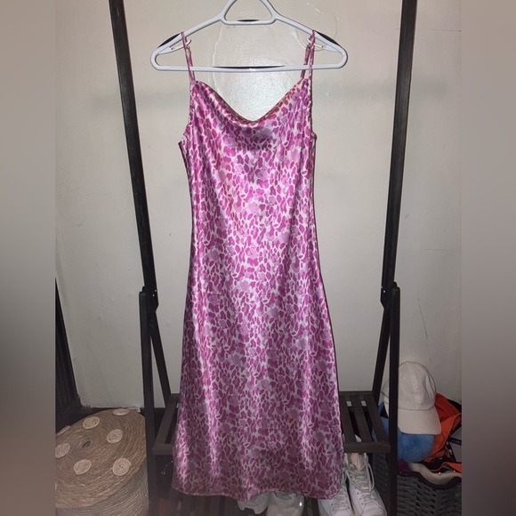 Pink leopard print slip dress - Picture 3 of 9